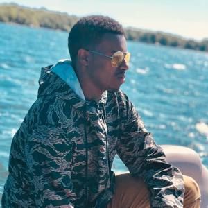 Meet your Posher, Khalid